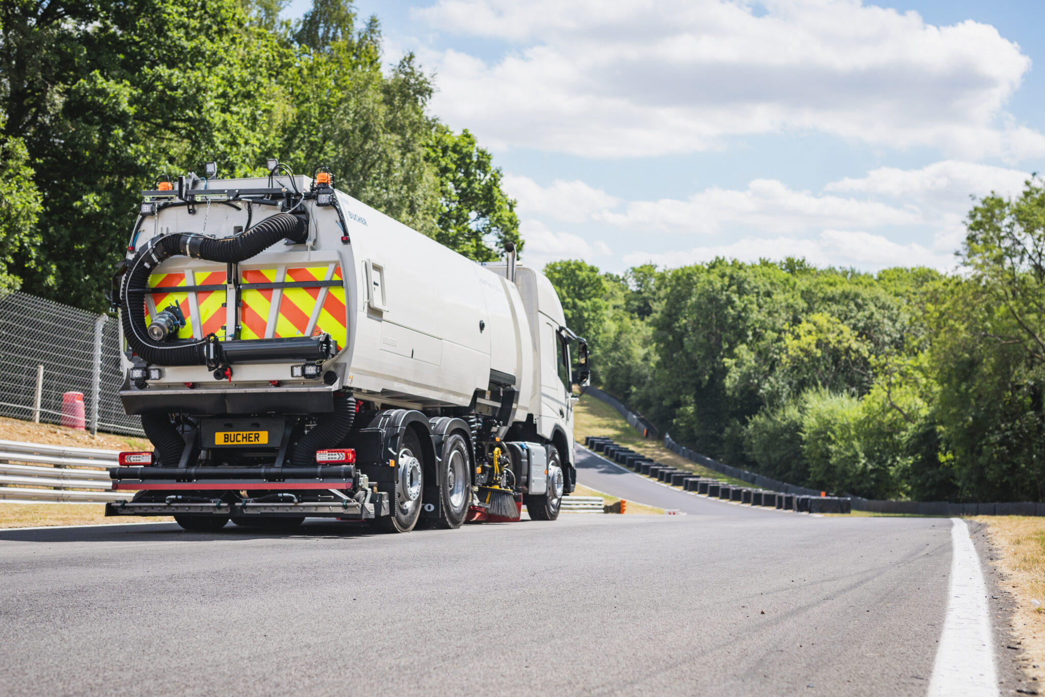 MaxPowa V120_Brands Hatch (2)