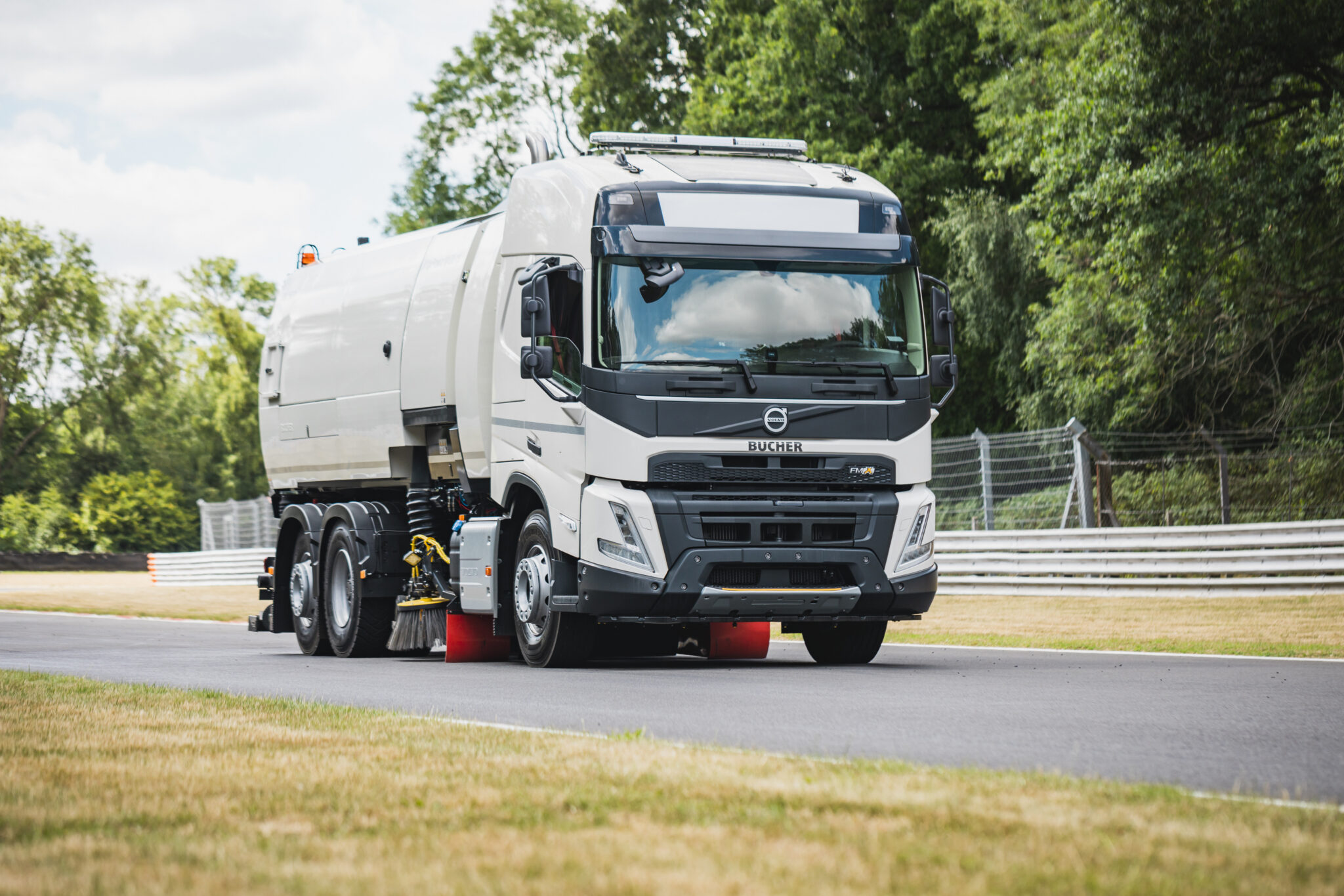 MaxPowa V120_Brands Hatch